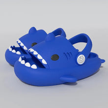 Lade das Bild in den Galerie-Viewer, Wolken Slipper mit Hai Motiv Kinder | Cozy Slippers | Cloud Sandals | Cozy Slides - [product_type - selley.de
