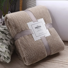 Lade das Bild in den Galerie-Viewer, Kuscheldecke aus Microfaser für dein Schlafzimmer - selley.de
