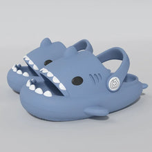 Lade das Bild in den Galerie-Viewer, Wolken Slipper mit Hai Motiv Kinder | Cozy Slippers | Cloud Sandals | Cozy Slides - [product_type - selley.de
