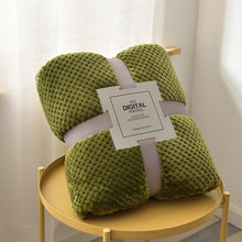 Lade das Bild in den Galerie-Viewer, Kuscheldecke aus Microfaser für dein Schlafzimmer - selley.de
