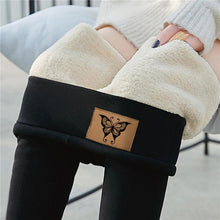 Lade das Bild in den Galerie-Viewer, Gefütterte Frauen Winter Leggings mit Fleece Fell - selley.de

