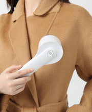 Lade das Bild in den Galerie-Viewer, Elektrischer Fusselrasierer | 2 in 1 USB betrieben - selley.de
