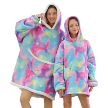 Lade das Bild in den Galerie-Viewer, Oversized Hoodie Decke mit Cartoon Designs | Die Kuscheldecke mit Ärmeln - selley.de
