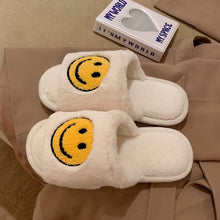Lade das Bild in den Galerie-Viewer, Smiley Slipper | Flauschige Trend Slides mit Smiley Faces - [product_type - selley.de
